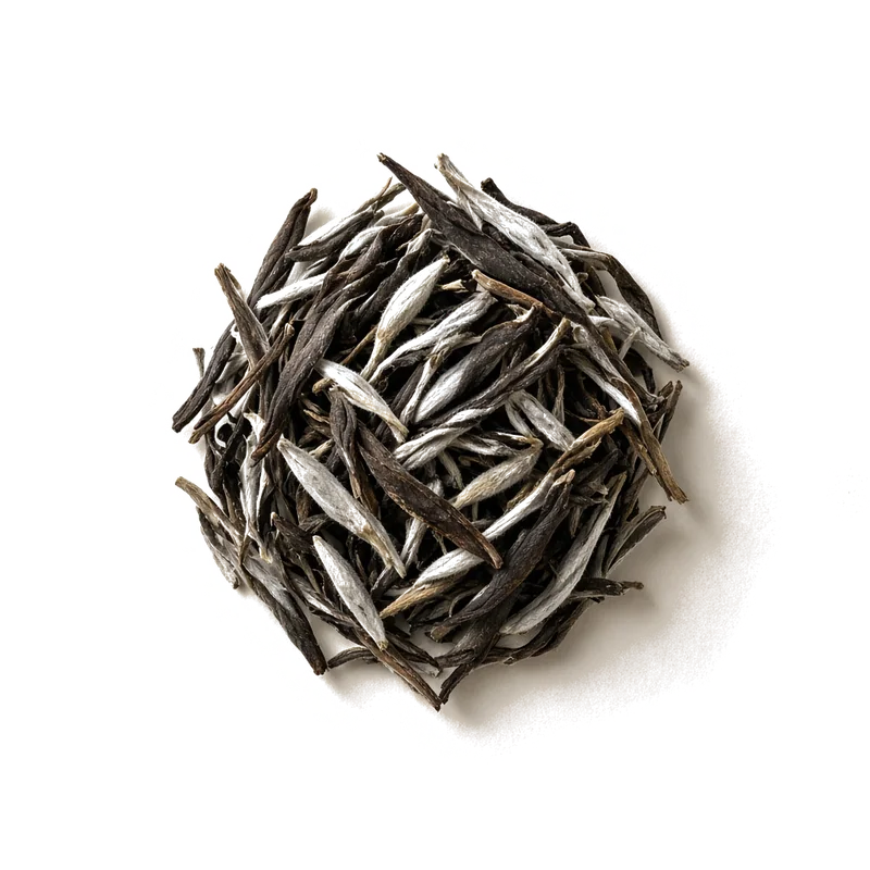 Dry leaf of Yunnan Moonlight White, top-down